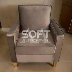 POLTRONA MALU CHANEL MARROM VELUDO